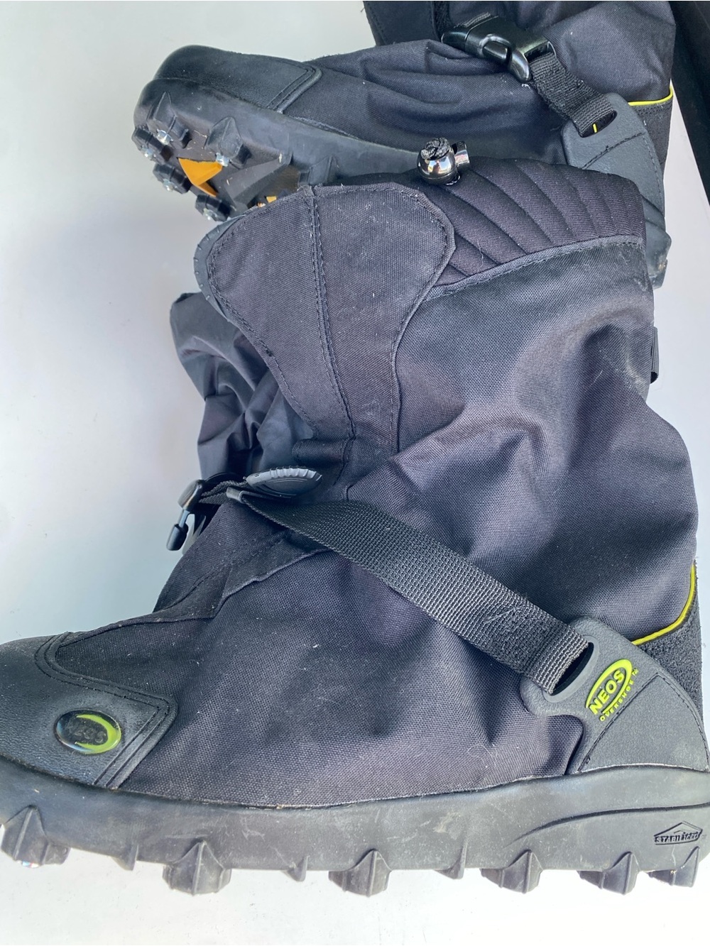 NEOS Adventurer Black Over Shoe covers | Like new